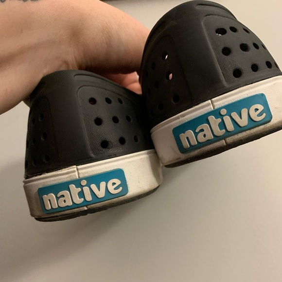 Native shoe slip on rubber shoe - Picture 2 of 4